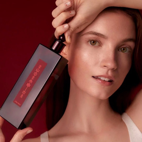 Shiseido Revitalizing Essence - Picture 3 of 7